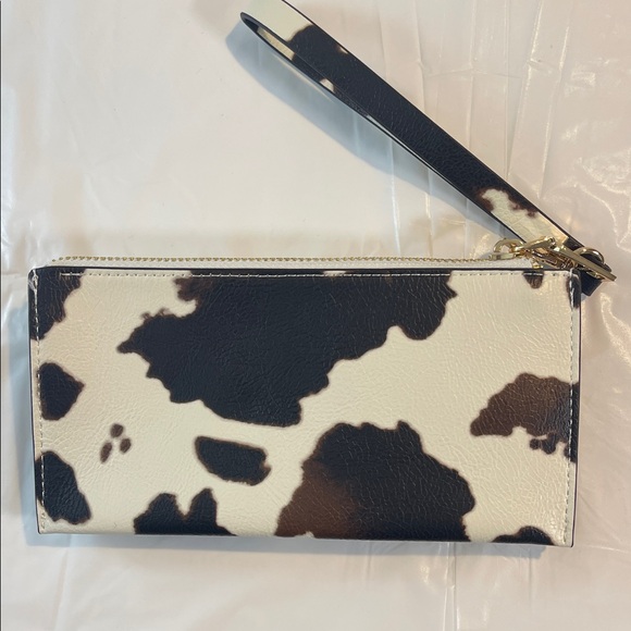 Stylish Cow Print Wristlet Clutch - Picture 3 of 9